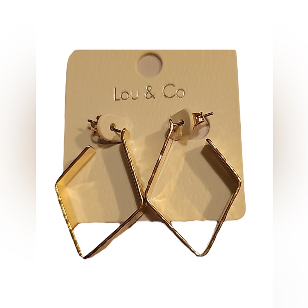LOU & CO NWT Hammered gold, diamond shaped geometric earrings